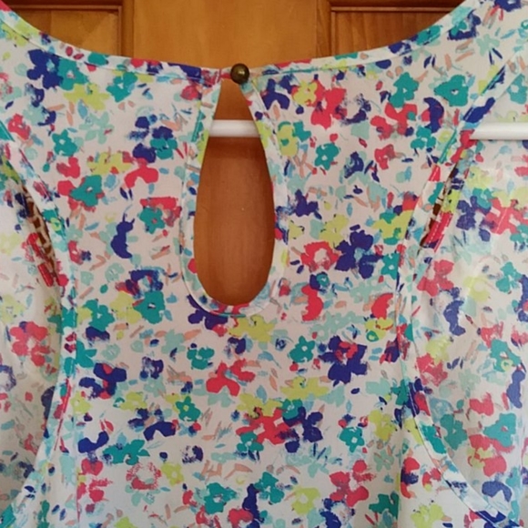 Arizona Jeans Co. Floral Crochet Tank Top - Picture 10 of 15